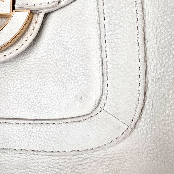 Tory Burch Amanda Shoulder Bag Ivory Cream Pebbled Leather 12โ/16โ - Picture 4 of 15